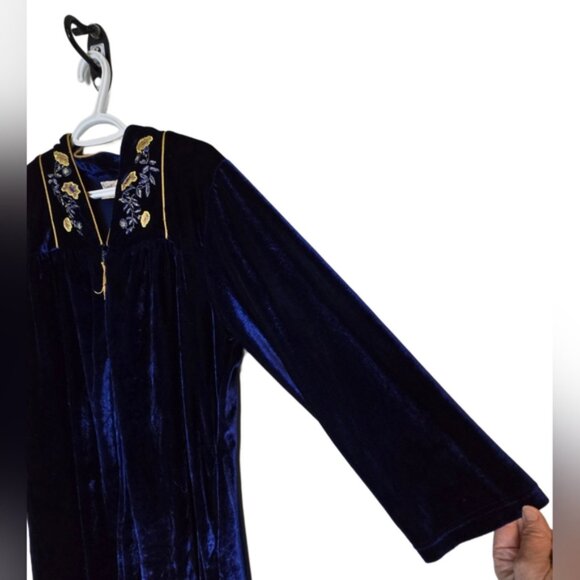 Vintage Royal Blue Velvet 80s Embroidered Housecoat Retro Soft Luxury Size L - Picture 4 of 5